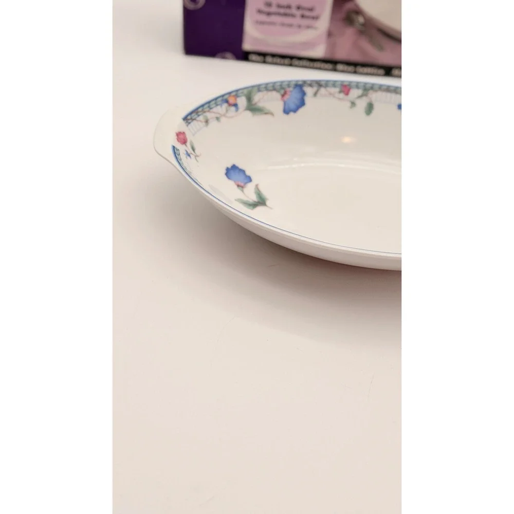 Oneida Blue Lattice 12 Inch Oval Vegetable Serving Bowl Fine Porcelain U130769